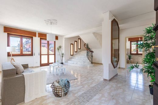 Luxury House for sale in Quartu Sant Elena, 570 000 €, Photo 1