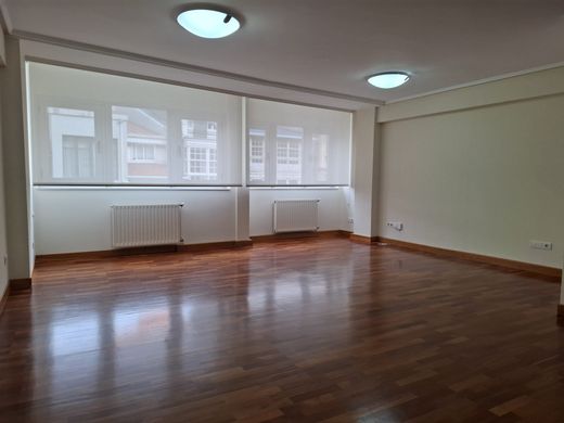 Luxury Apartment for sale in A Coruña, 650 000 €, Photo 1