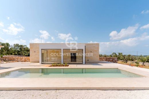Luxury House for sale in Ostuni, 590 000 €, Photo 1