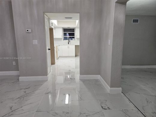 Luxury House for sale in Hollywood, 441 241 €, Photo 4