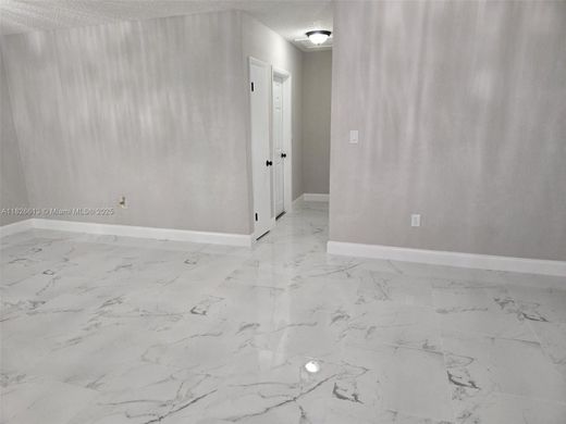 Luxury House for sale in Hollywood, 441 241 €, Photo 5