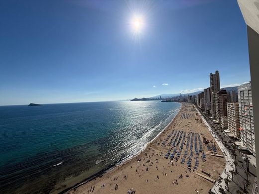 Luxury Apartment for sale in Benidorm, 680 000 €, Photo 1