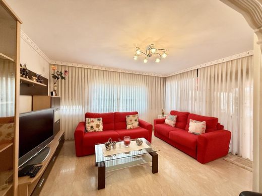 Luxury Apartment for sale in Benidorm, 418 900 €, Photo 1