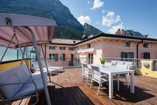 Luxury Apartment for sale in Riva Del Garda, 2 000 000 €, Photo 3