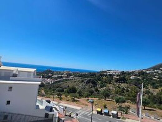 Maison de luxe à vendre à Benalmádena, 780 000 €, Photo 1