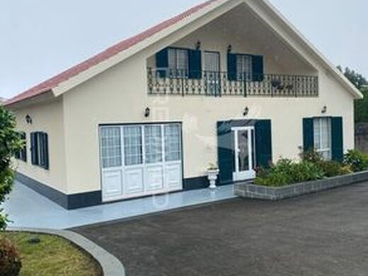 Luxury House for sale in Velas, 470 000 €, Photo 1