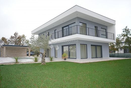 Maison de luxe à vendre à Sveti Petar U Šumi, 1 250 000 €, Photo 2