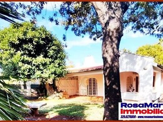 Luxury House for sale in Ostuni, 499 000 €, Photo 1