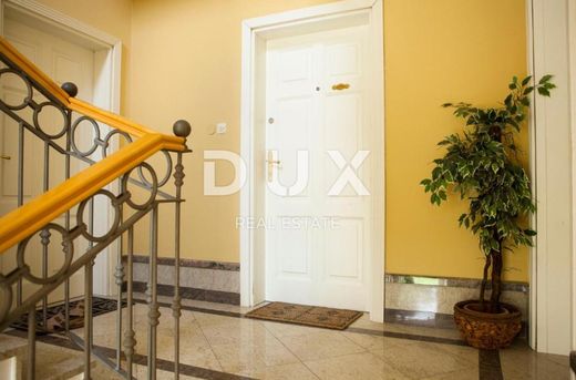 Maison de luxe à vendre à Opatija, 0 €, Photo 3
