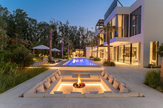 Luxury House for sale in Dubai, 22 205 973 €, Photo 1