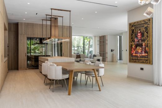 Luxury House for sale in Dubai, 22 205 973 €, Photo 6