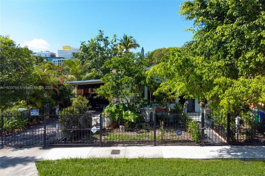 Luxury House for sale in Miami, 1 073 056 €, Photo 4