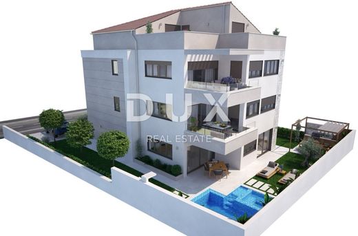 Luxury Apartment for sale in Rovinj, 749 000 €, Photo 4