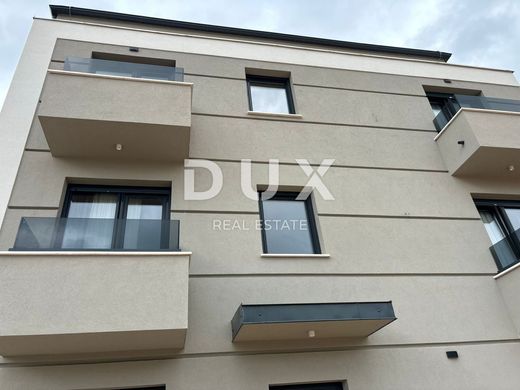 Luxury Apartment for sale in Rovinj, 749 000 €, Photo 6