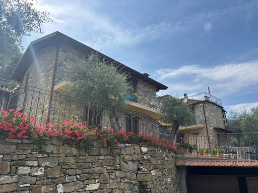 Luxury House for sale in Stellanello, 800 000 €, Photo 1