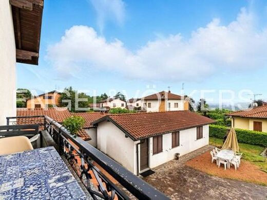 Luxury House for sale in Clivio, 520 000 €, Photo 3