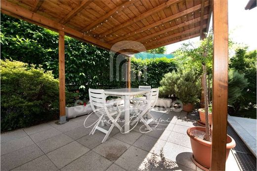 Luxury House for sale in Gavirate, 580 000 €, Photo 7