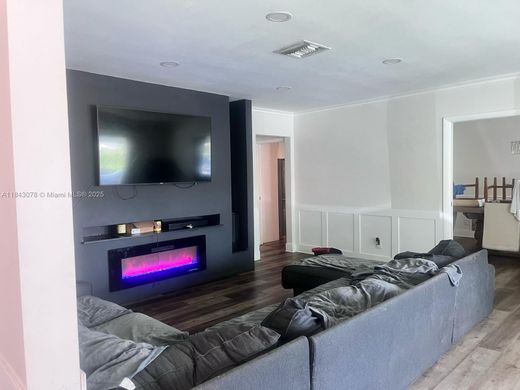 Luxury House for sale in Hollywood, 788 379 €, Photo 2