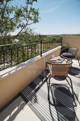 Luxury Apartment for sale in Rovinj, 375 000 €, Photo 1