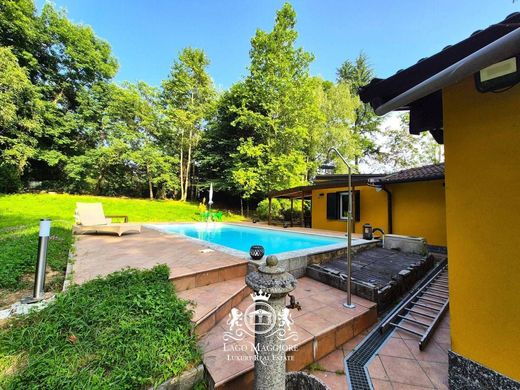 Maison de luxe à vendre à Agrate Conturbia, 480 000 €, Photo 6