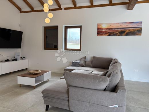 Luxury House for sale in Tinjan, 627 000 €, Photo 5