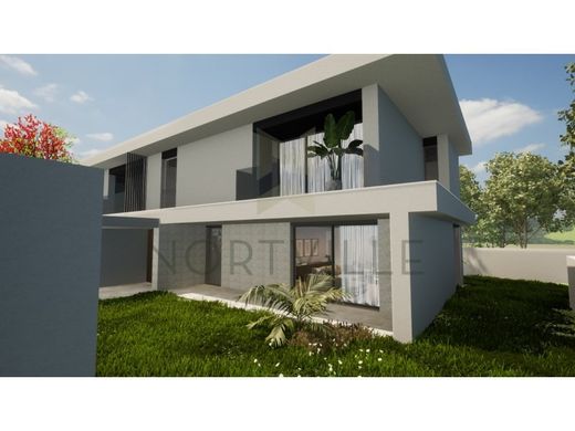 Luxury House for sale in Barcelos, 469 000 €, Photo 1