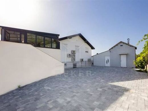 Maison de luxe à vendre à Omiš, 690 000 €, Photo 2