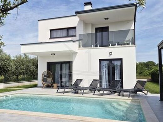 Maison de luxe à vendre à Porec, 650 000 €, Photo 3