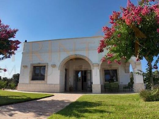 Luxury House for sale in Ostuni, 695 000 €, Photo 3