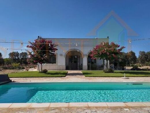 Luxury House for sale in Ostuni, 695 000 €, Photo 4