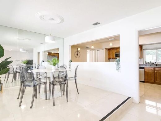 Luxury House for sale in Hollywood, 772 403 €, Photo 7