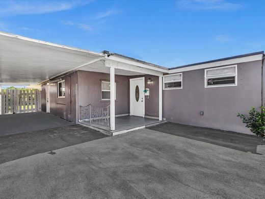 Luxury House for sale in Hollywood, 462 702 €, Photo 2