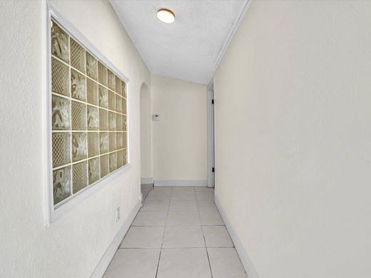 Luxury House for sale in Hollywood, 462 702 €, Photo 4