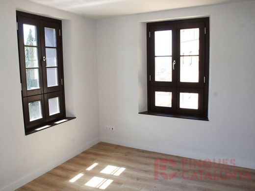 Luxury Apartment for sale in Girona, 441 000 €, Photo 1