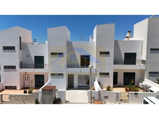 Luxury House for sale in Olhão, 450 000 €, Photo 1