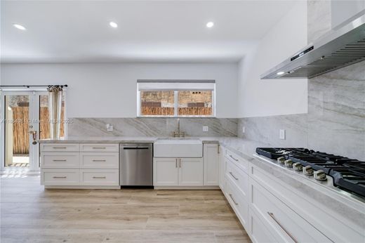 Luxury House for sale in Miami, 1 287 581 €, Photo 7