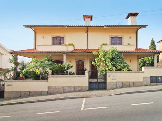 Maison de luxe à vendre à Guimarães, 450 000 €, Photo 1