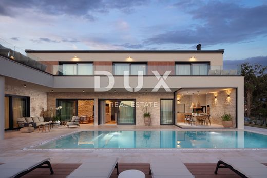 Luxury House for sale in Tinjan, 0 €, Photo 2