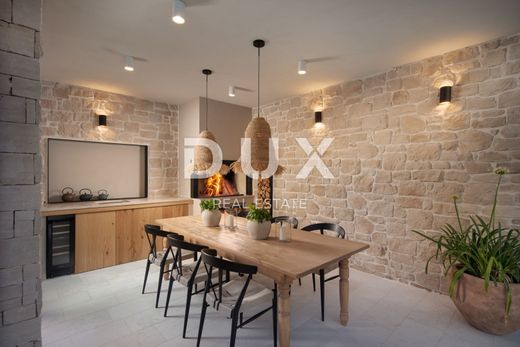 Luxury House for sale in Tinjan, 0 €, Photo 6