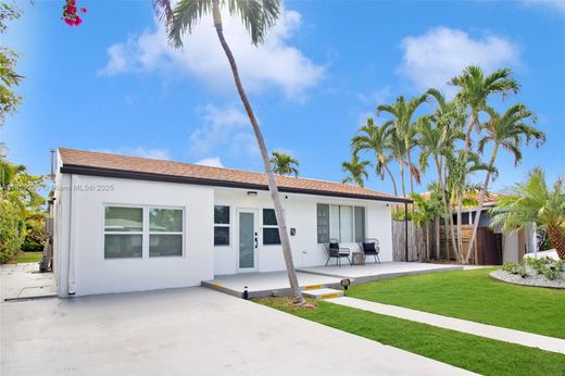 Luxury House for sale in North Bay Village, 937 531 €, Photo 3