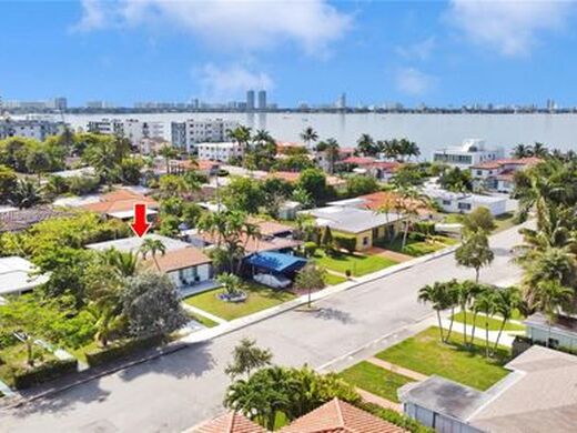 Luxury House for sale in North Bay Village, 937 531 €, Photo 7