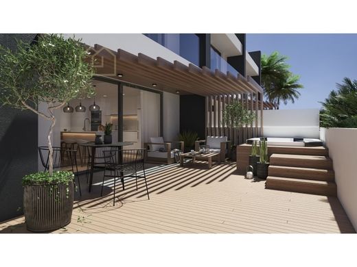 Maison de luxe à vendre à Vila Nova de Gaia, 640 000 €, Photo 1