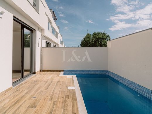 Luxury House for sale in Olhão, 680 000 €, Photo 1