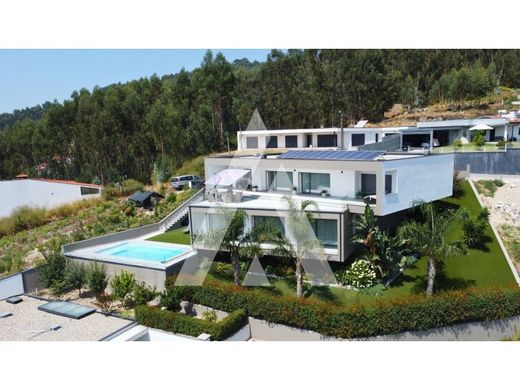 Luxury House for sale in Vila Verde, 799 000 €, Photo 1