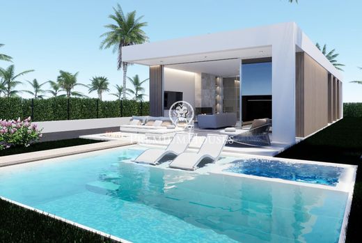 Luxury House for sale in Sant Pere de Ribes, 900 000 €, Photo 1