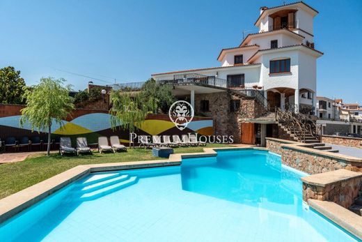 Luxury House for sale in Riudecanyes, 1 280 000 €, Photo 1