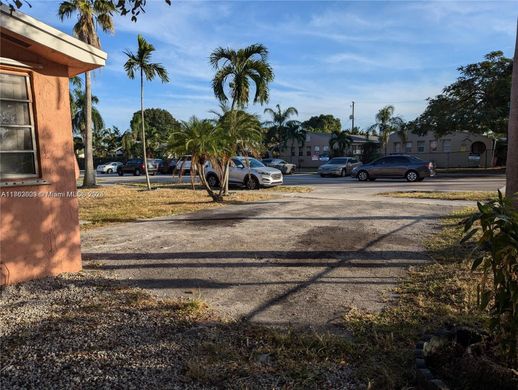 Luxury House for sale in Hollywood, 685 897 €, Photo 2