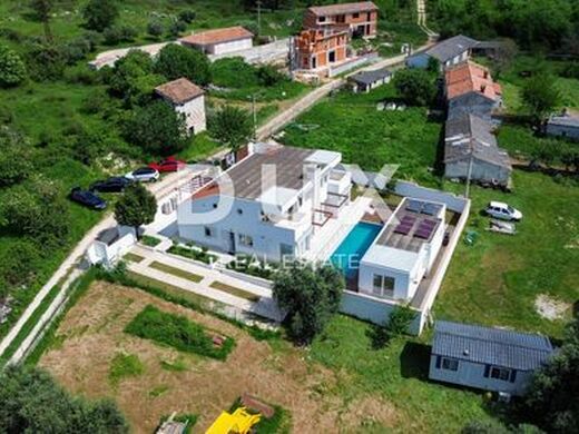 Maison de luxe à vendre à Porec, 1 490 000 €, Photo 3