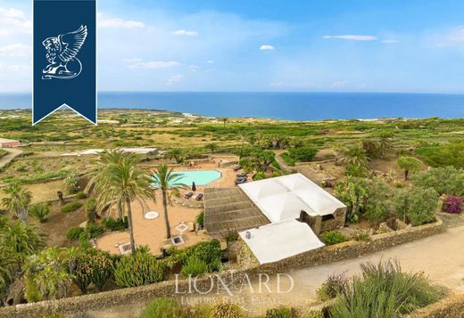 Luxury House for sale in Pantelleria, 2 995 009 €, Photo 1