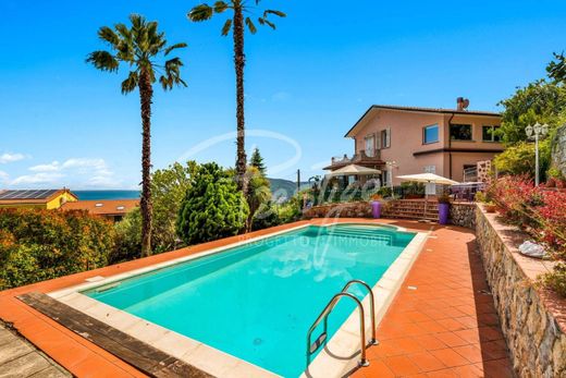 Luxury House for sale in La Spezia, 1 150 000 €, Photo 1